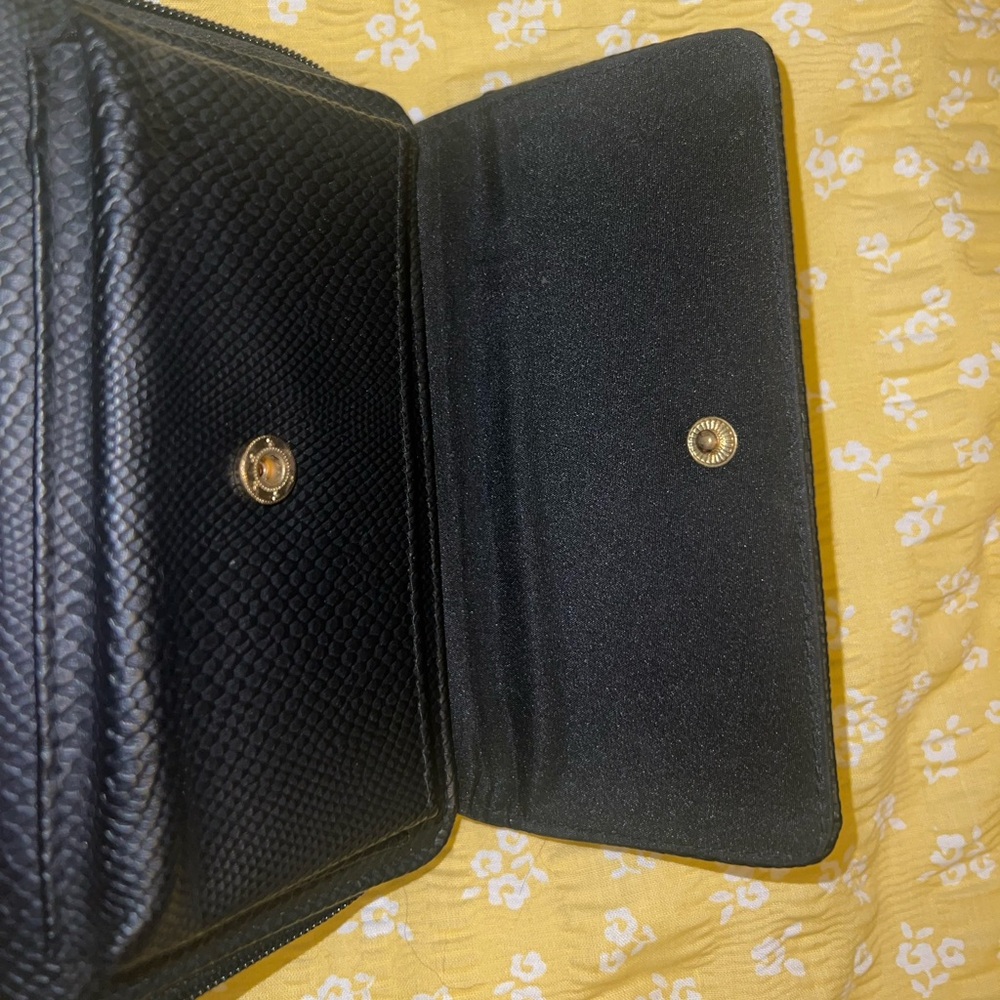 Target Black Wallet - Picture 4 of 4